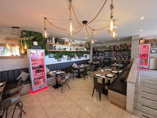 Local comercial en venta en Playa Bajadilla - Puertos en Marbella
