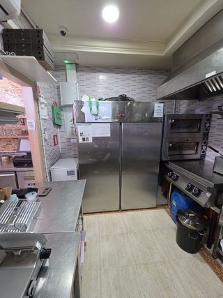 Local comercial en venta en Playa Bajadilla - Puertos en Marbella
