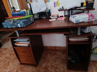 Escritorio marrón