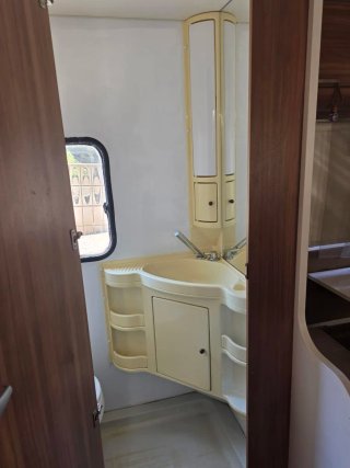 Caravana Adria Altea de 1.100 kg