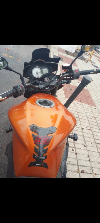 Kawasaki Z750 Naranja Negra