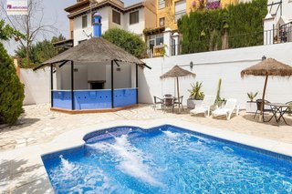Casa adosada en venta en Crta. De la Sierra en Granada