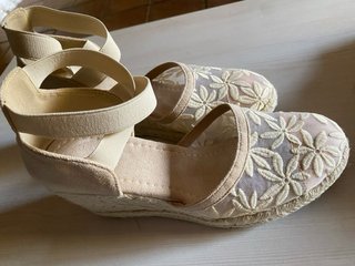 Sandalias cuña verano