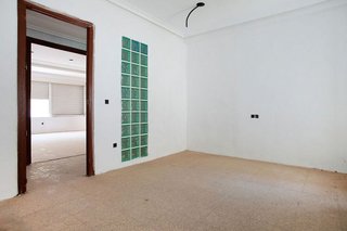 Piso en venta en Linares