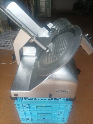 Cortadora de fiambre profesional Mobba