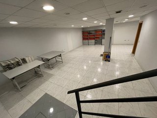 Local comercial en alquiler en Media Legua en Madrid