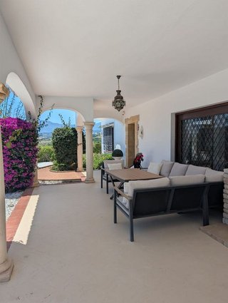 Chalet en alquiler en Nueva Andalucía centro en Marbella