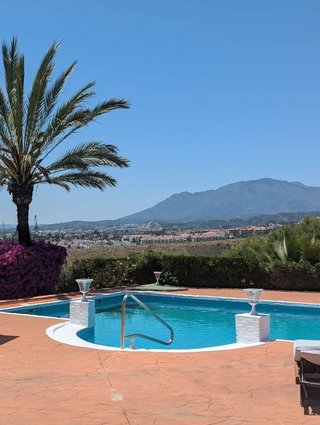 Chalet en alquiler en Nueva Andalucía centro en Marbella