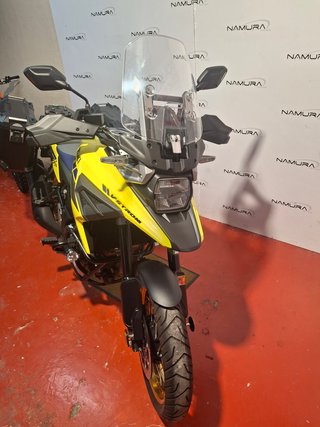 Suzuki V-Strom 1050 DE Negra y Amarilla