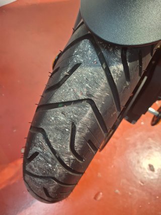 Suzuki V-Strom 1050 DE Negra y Amarilla