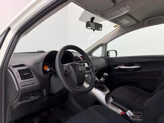 Toyota Auris 90D Active