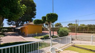 Chalet en venta en Las Bayas en Elche