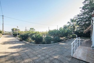 Chalet en venta en Las Bayas en Elche