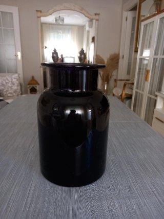Jarrón de cristal morado oscuro