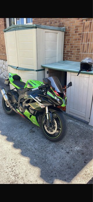 Kawasaki ZX6R