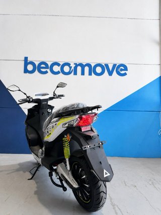 Moto Eléctrica Becomove Blanca