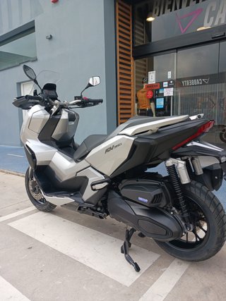 Honda ADV 350 Maxi Scooter Automática