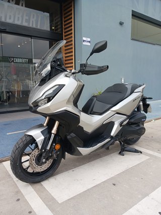 Honda ADV 350 Maxi Scooter Automática