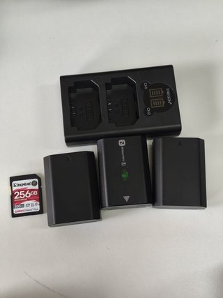 Kit Cámara Sony A6700 + Lentes Sigma + DJI RS3 ETC