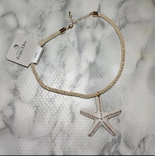 Collar con colgante de estrella de mar