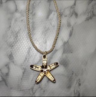 Collar con colgante de estrella de mar