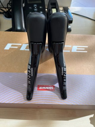 Manetas + pinzas de freno SRAM Force eTap AXS