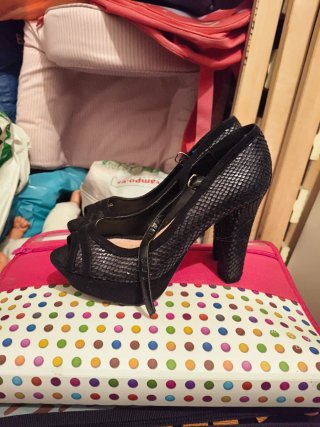 Zapatos de tacón negros