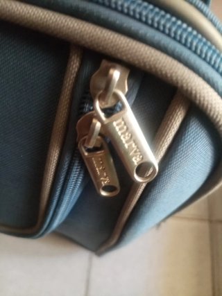 Maletas de viaje variadas