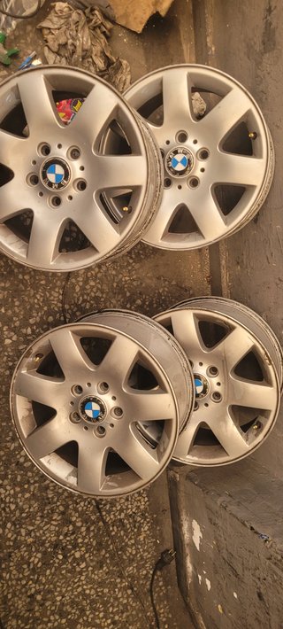 4 llantas bmw 320 muy buen estado