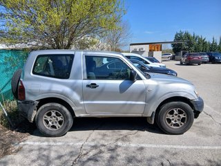 Mitsubishi Montero 2003
