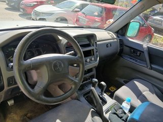 Mitsubishi Montero 2003