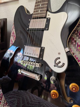 Guitarra eléctrica Epiphone Dot Negra ES-335