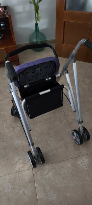 Andador Plegable con Asiento y Bolsa
