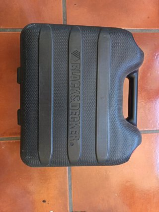 Lijadora Black & Decker Roja