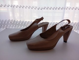 Sandalias Beige Tacón