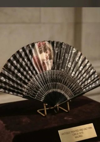 Antichi ventagli decorativi