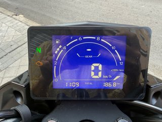 QJ Motor TRX 125 Negra Naranja