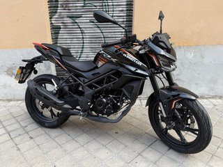 QJ Motor TRX 125 Negra Naranja