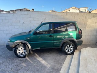 Nissan Terrano II 2001