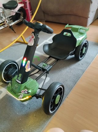 Coche eléctrico infantil verde Marca Youin