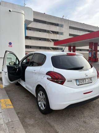 Peugeot 208 2015