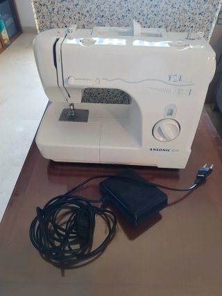 Máquina de coser Ansonic 809