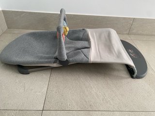 Hamaca bebé gris babybjorn