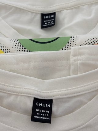 Camisetas con estampados de caritas sonrientes