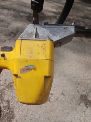 Cortasetos eléctrico amarillo