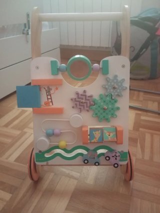 Andador de madera para bebés