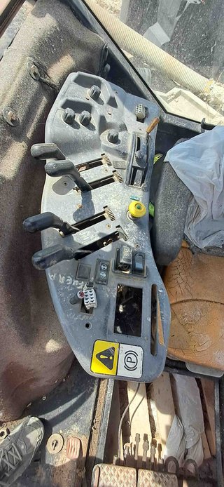 Tractor Fiatagri / New Holland G-210DT.