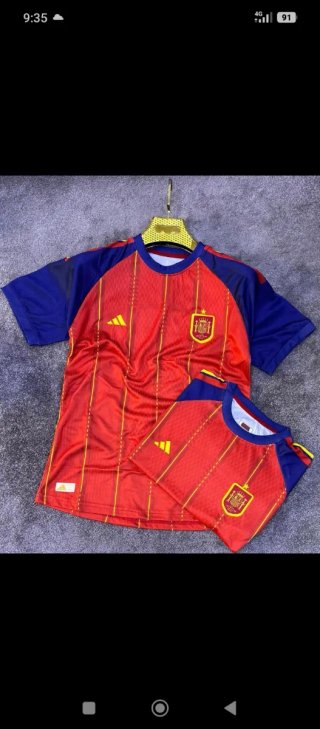 Conjunto fútbol Adidas.