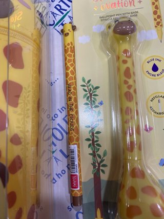 Legami astuccio e 2 penne giraffa
