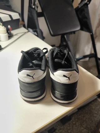 Scarpe sneakers Puma nere e bianche